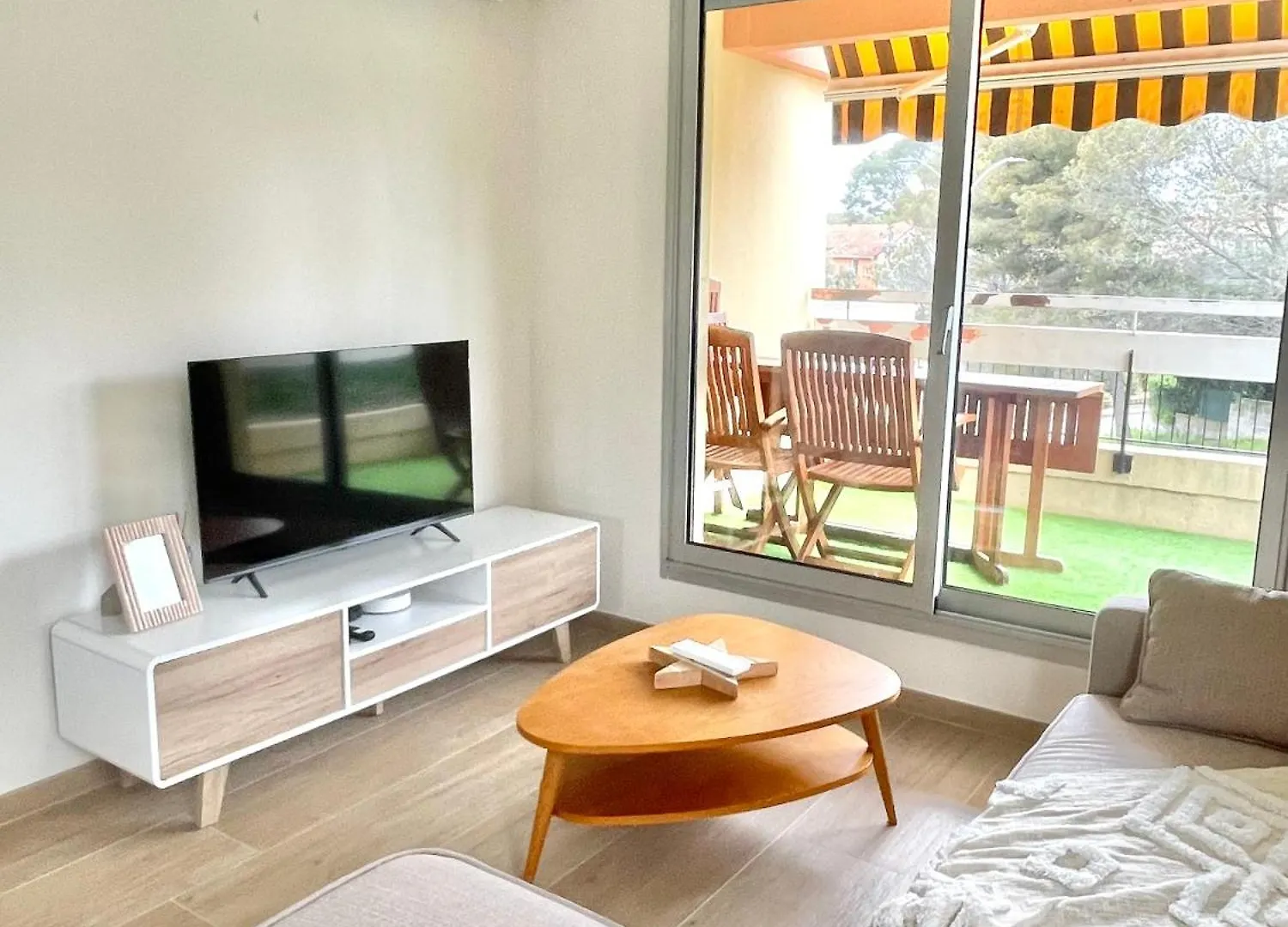 Apartment Le Grand Estivale -3 Terrasses-100M Plage De Sable Saint-Raphael  France